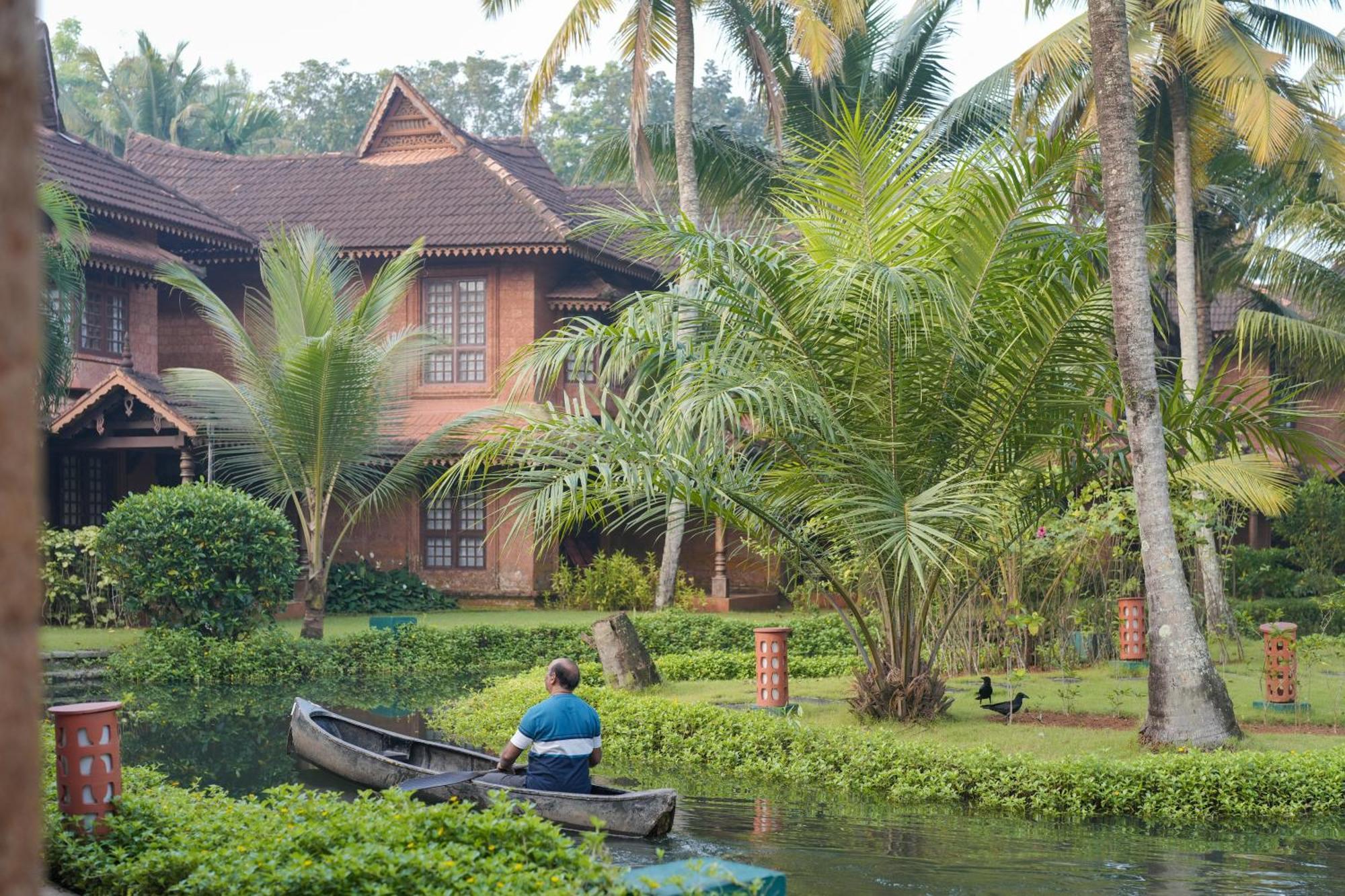 Lakesong Resort Kumarakom Bagian luar foto