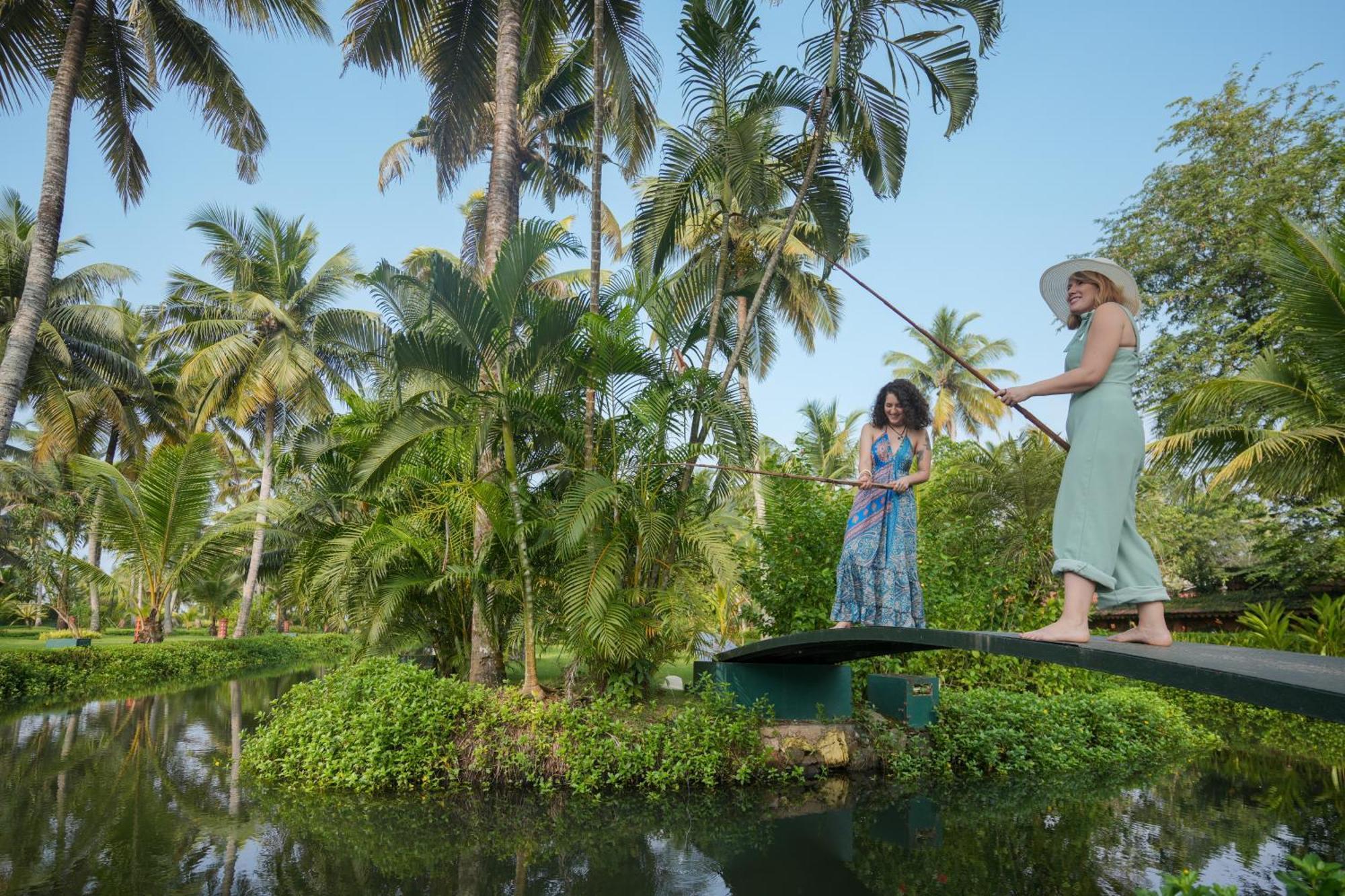 Lakesong Resort Kumarakom Bagian luar foto