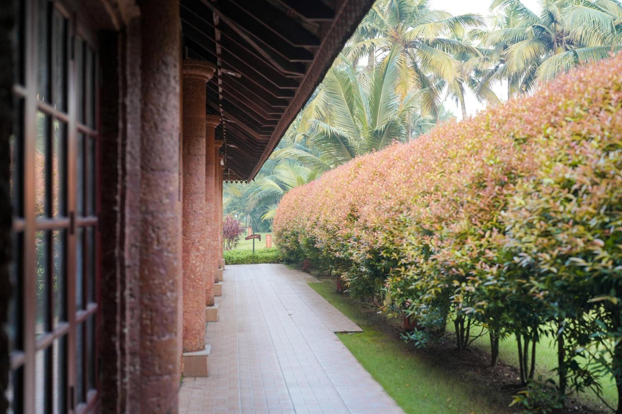 Lakesong Resort Kumarakom Bagian luar foto