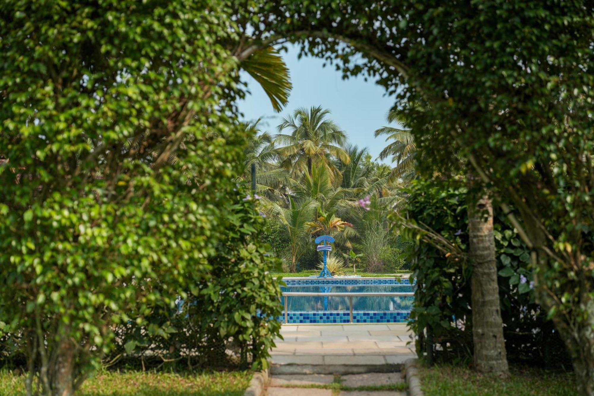 Lakesong Resort Kumarakom Bagian luar foto