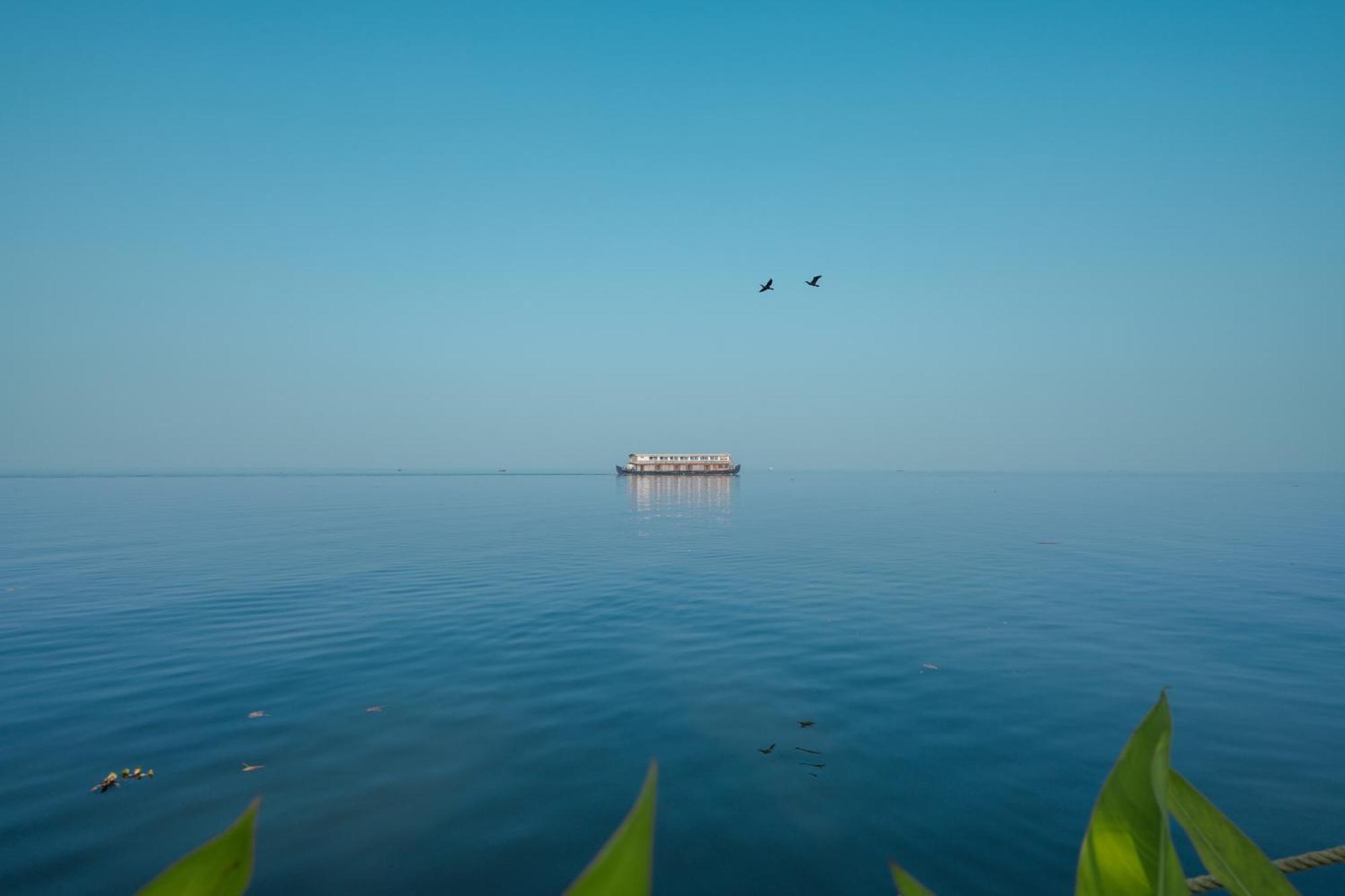 Lakesong Resort Kumarakom Bagian luar foto