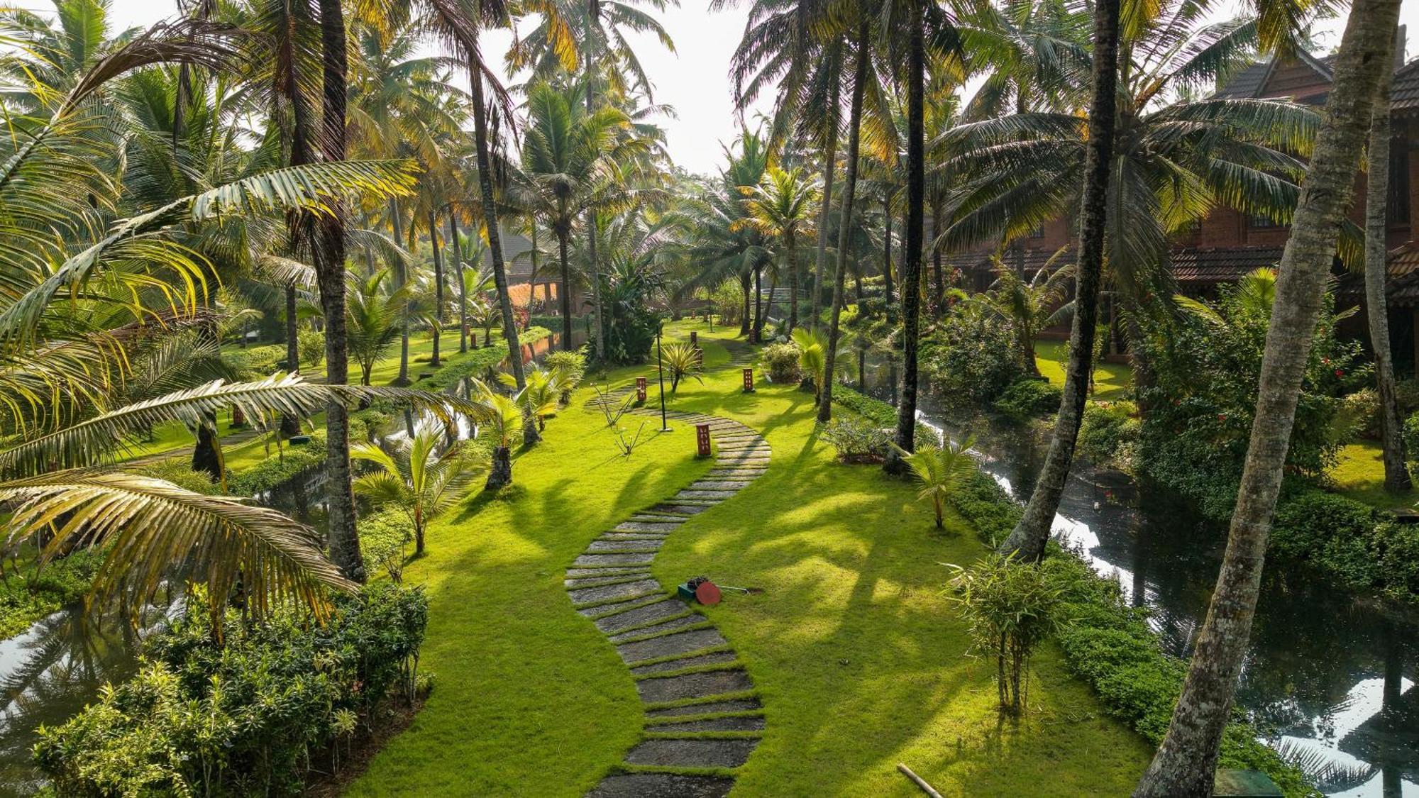 Lakesong Resort Kumarakom Bagian luar foto
