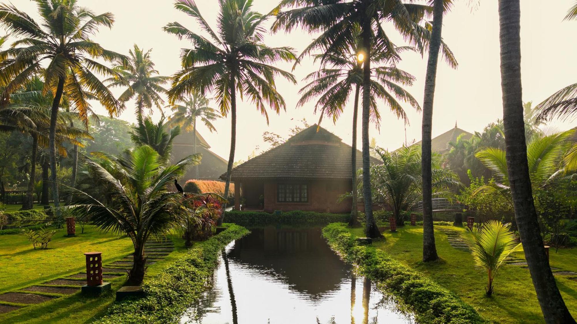 Lakesong Resort Kumarakom Bagian luar foto