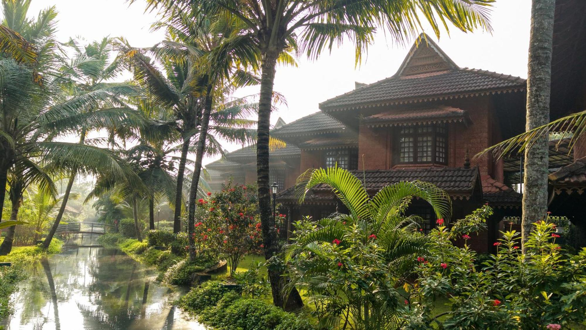Lakesong Resort Kumarakom Bagian luar foto