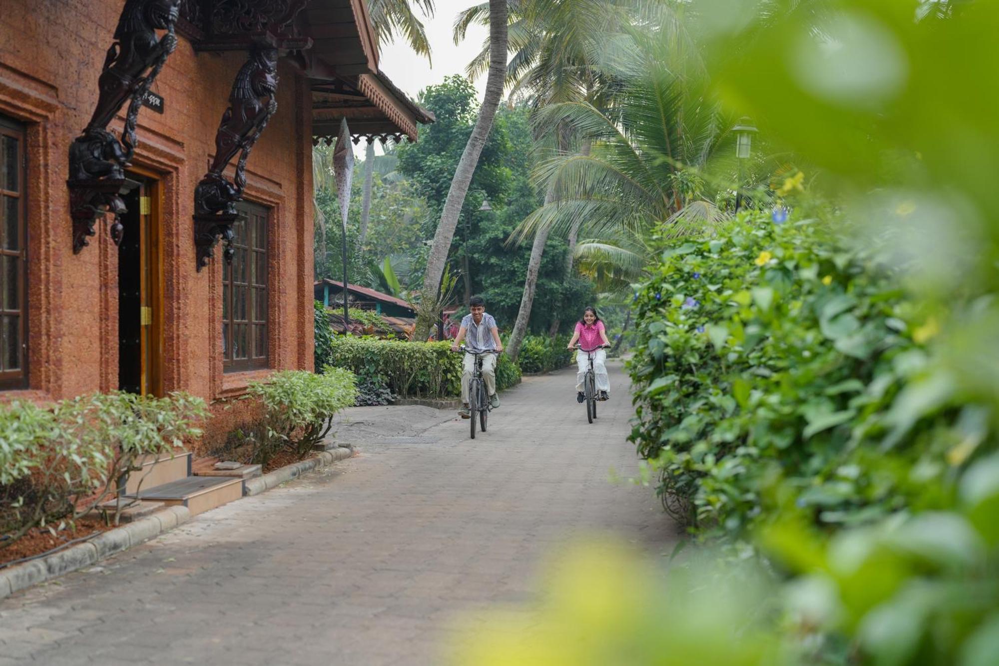 Lakesong Resort Kumarakom Bagian luar foto