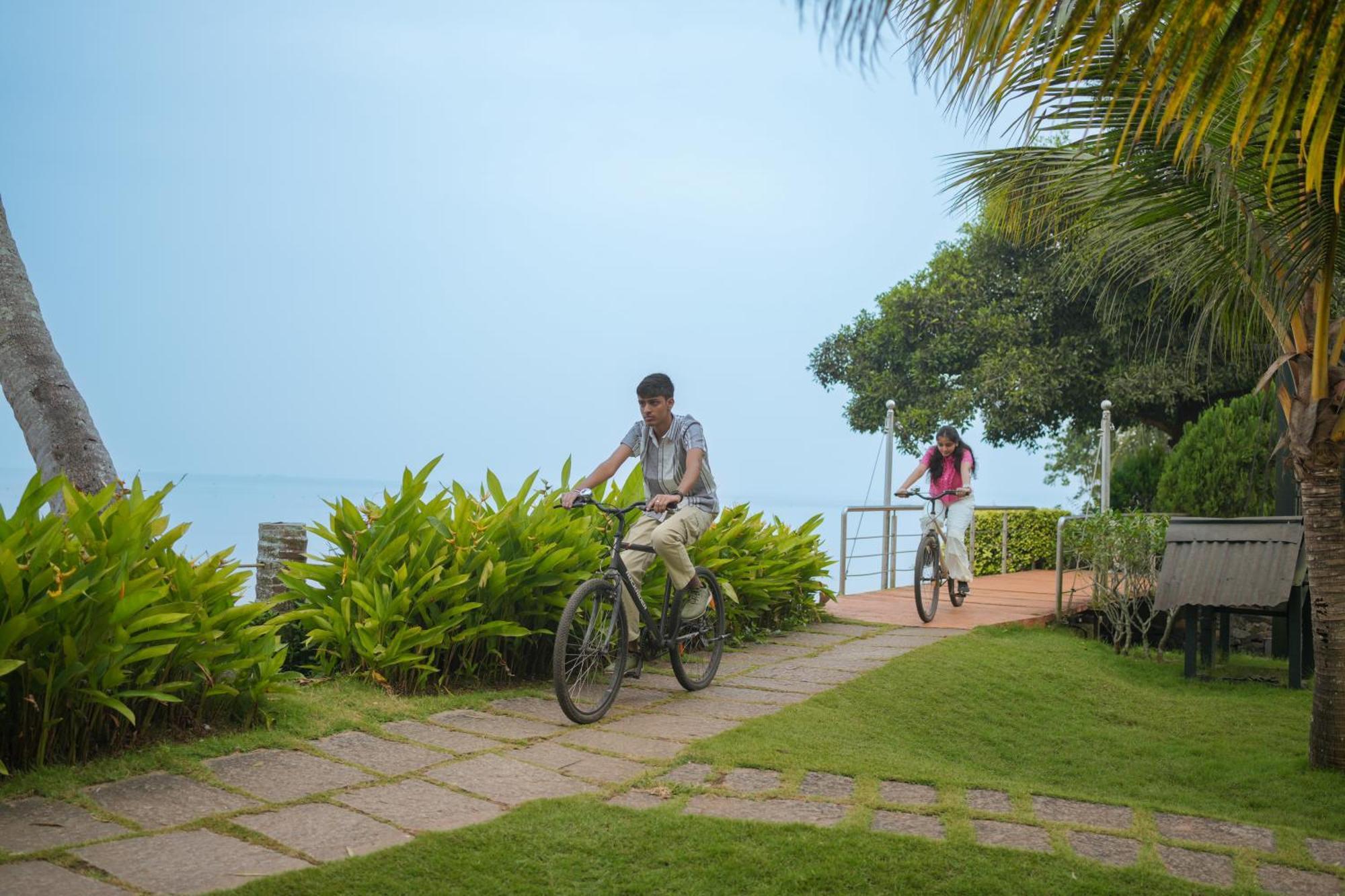 Lakesong Resort Kumarakom Bagian luar foto